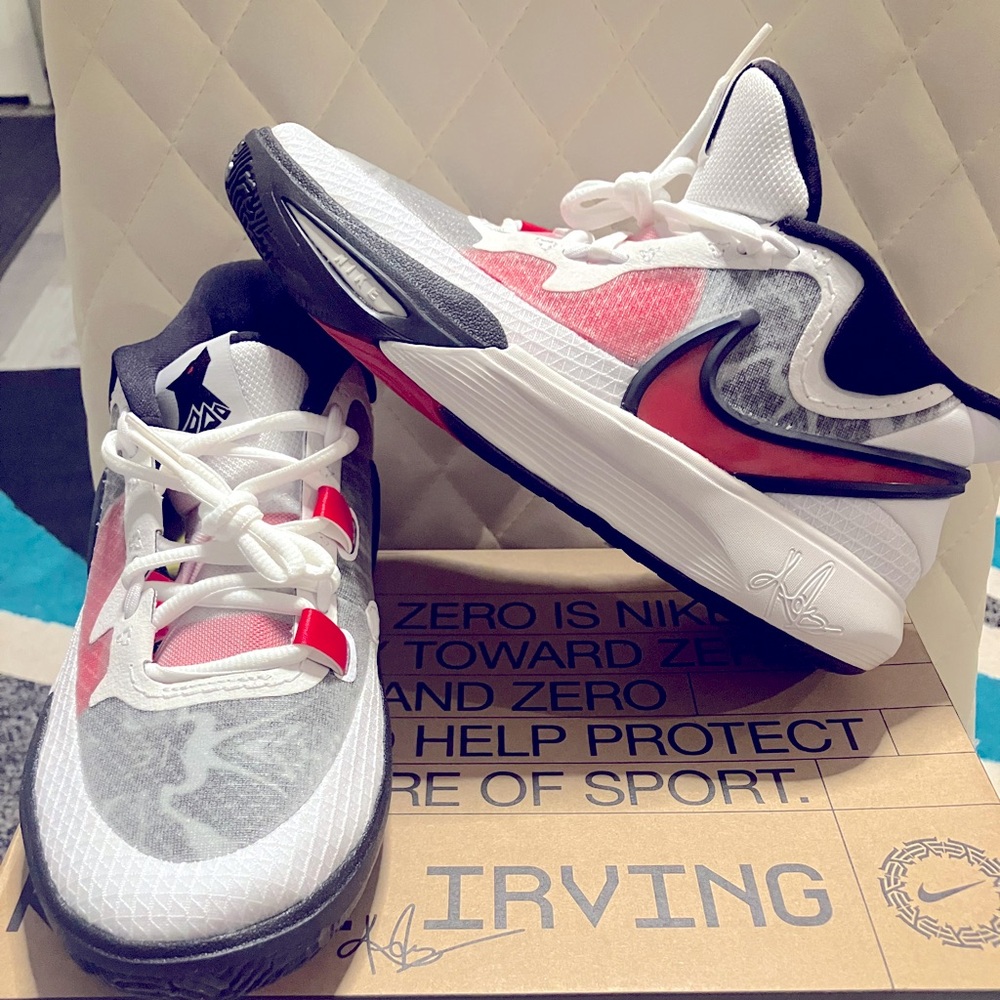 Nike 8 Go Kyrie Irving child or women’s